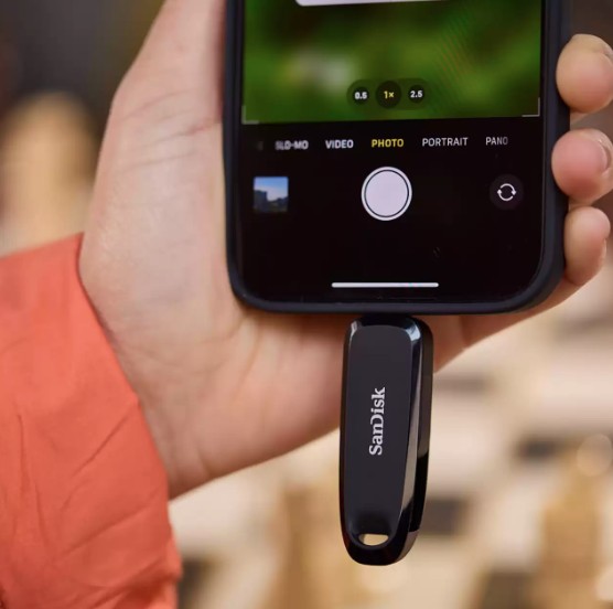 SanDisk Phone Drive for Android - 128GB (Black) (SDDDC6–128G–G46)