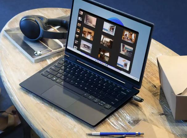 SanDisk Ultra Curve 3.2 Flash Drive - 256 GB (Black) (SDCZ550-256G-G46)